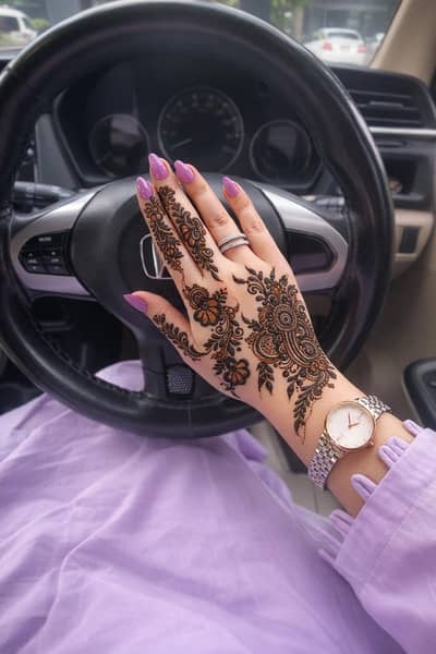 Henna artist available