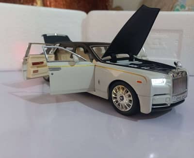 ​1:24 Rolls-Royce Phantom Diecast - Lights & Sound - Mint in Box