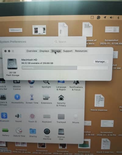 MacBook Pro (13-inch, 2016, Four Thunderbolt 3 Ports)