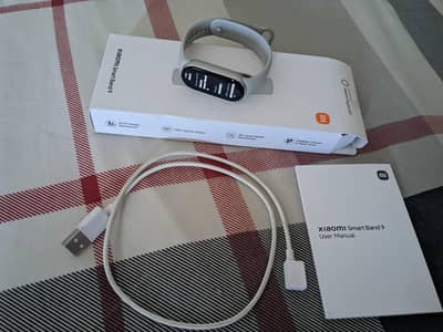Xiaomi smart band 9 , slightly used , with accessories