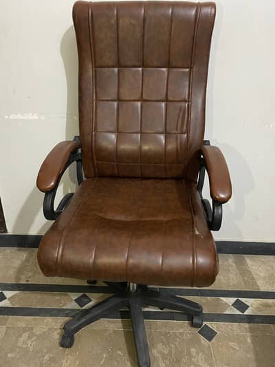 Office Revolving Chair – Good Condition