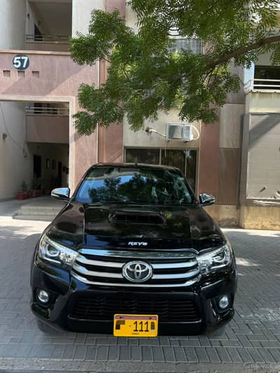 Toyota Hilux Revo V Automatic 3.0 2017  Model