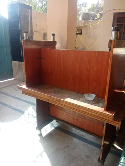 clean tables for dinner