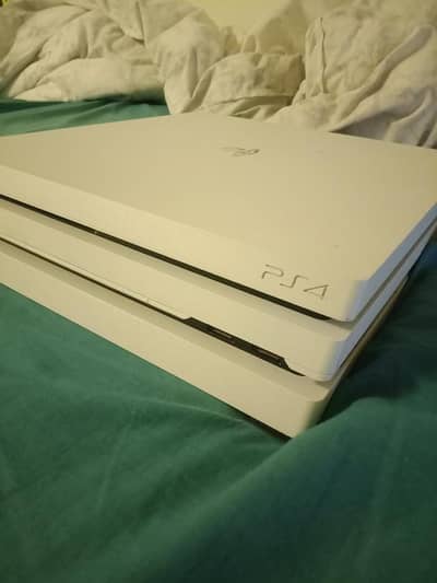 Ps4 Pro jailbreak+Completely full with Games