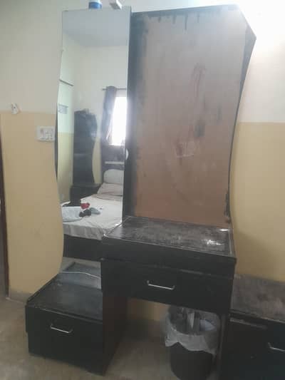 dressing table