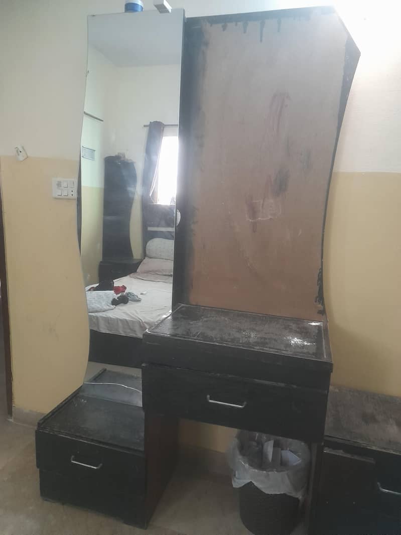 dressing table 0