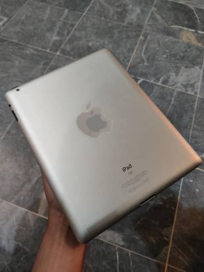 ipad 2 full 10/10 condition with charger no problem all games and apps