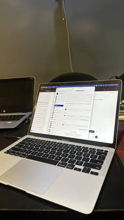 Macbook M1 slightly used 150k