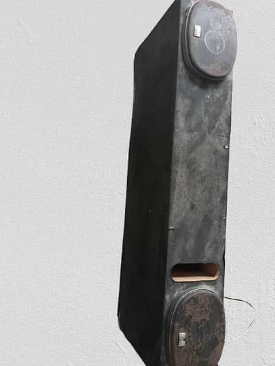 Kenwood speaker hijtes with woofer