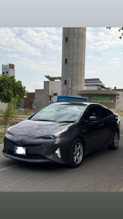 Toyota Prius S Safety Plus II