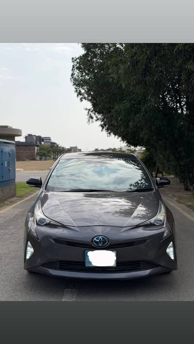 Toyota Prius S Safety Plus II