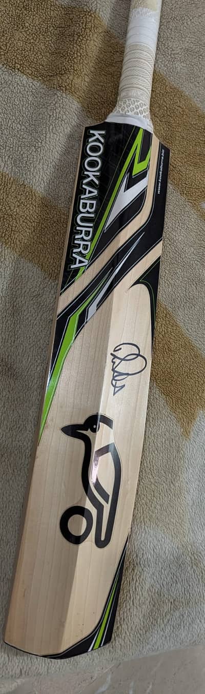 KOOKABURRA CRICKET BAT