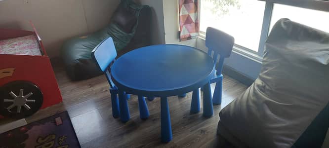 trundle car bed , Kids Table and 2 chairs