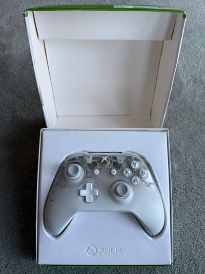 Xbox one x phantom white controller