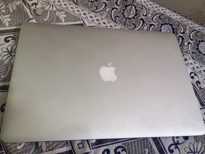 MacBook Pro 15" Retina 2015| 16GB RAM | 256GB SSD | Core i7