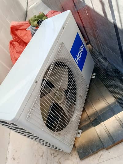 Selling heir golden colour split ac 10/10