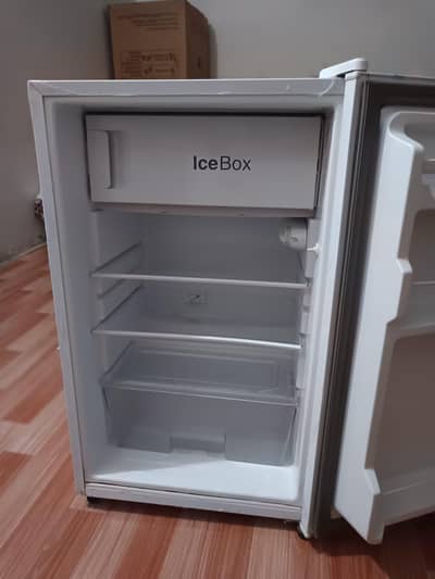 Dawlance mini fridge