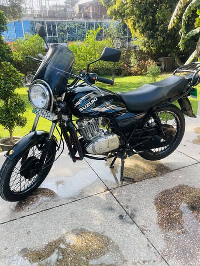 Suzuki GS 150 Touring bike . . fully loaded bike . . like a new bike