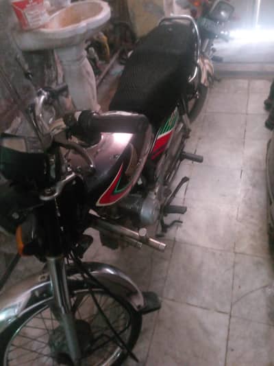 Honda CD 70 -17Model available at attractive price
