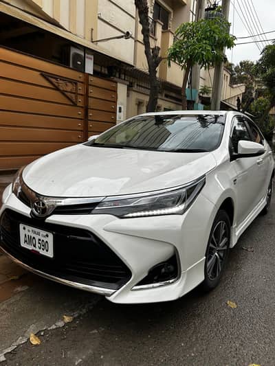 TOYOTA COROLLA ALTIS 1.6 special addition WITH SUNROOF
