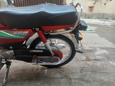 Honda CD 70 Whatsapp number 03005267747