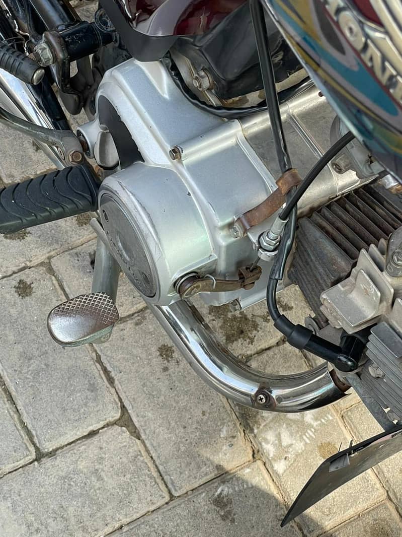 Honda CD 70 (2021) 9