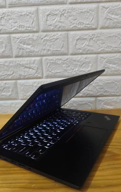 Lenovo ThinkPad X1 Carbon | Intel i5 10th Gen | 8GB RAM | 256GB SSD |