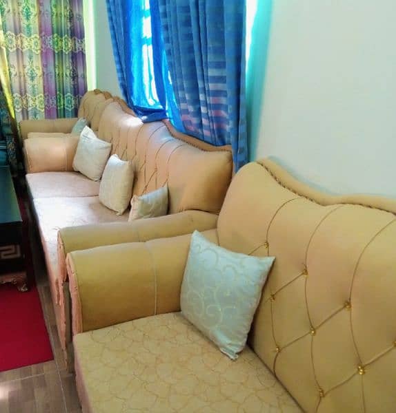 Sofa set with table 0