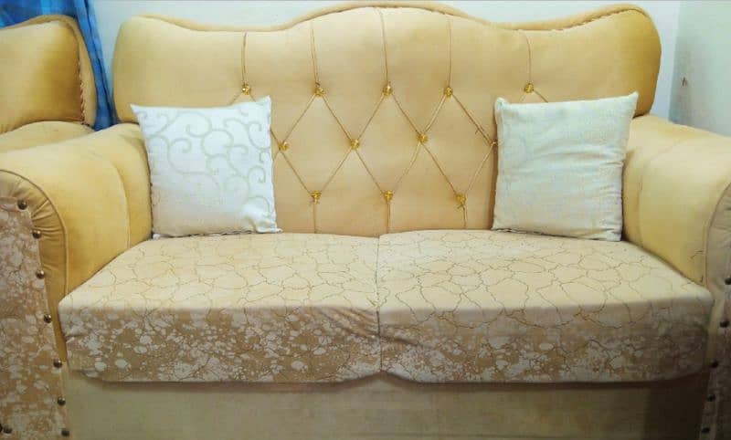 Sofa set with table 4