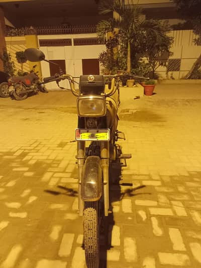 Unique 70cc 2019 Black – Good Condition – Karachi