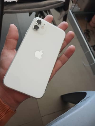 i phone 11 white colour 128 gb