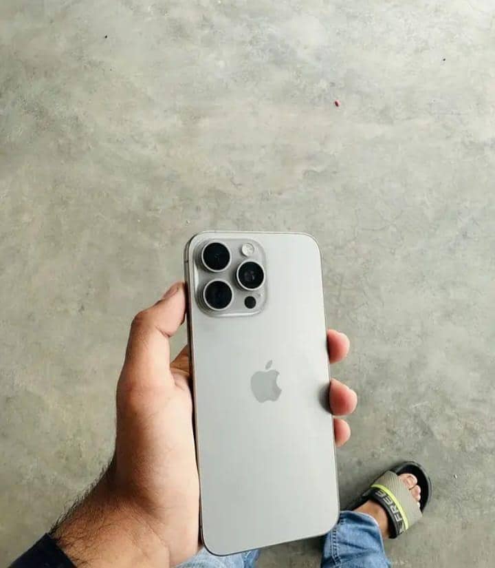Apple iphone 15pro max 2