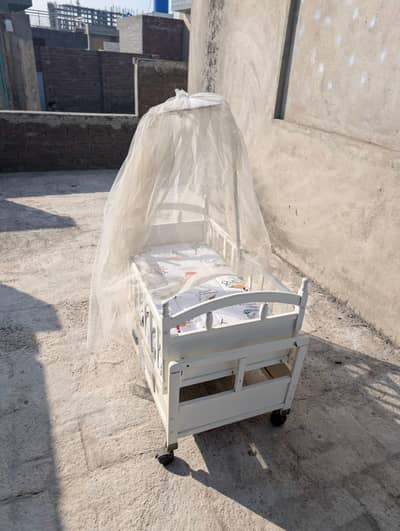 Baby Wooden Crib with Mosquito Net – Excellent Condition