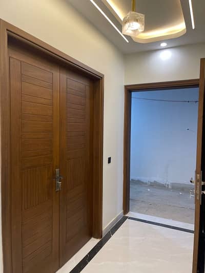 Prime Location Flat Spread Over 1550 Square Feet In Garden East Available