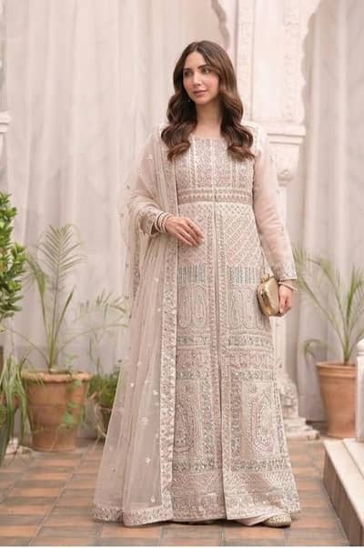 Heavy bridal formal article Condition New 10/10
