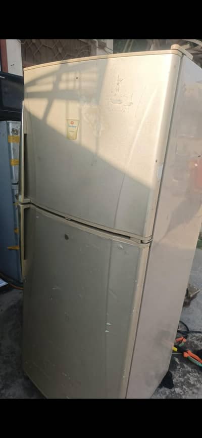 Dawalnce Fridge For Sale Good Condition