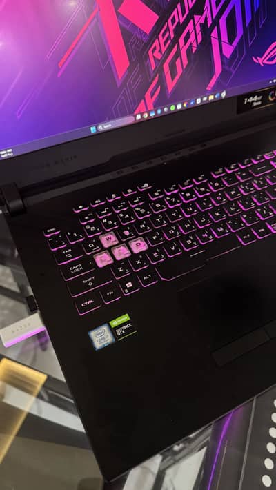 Asus rog strix g731 gu i7 gtx 1660ti 144 Hz 17.3 inch