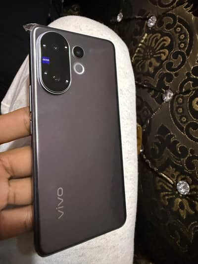 ​Vivo V60 | 512GB | Brand New Condition | With Warranty