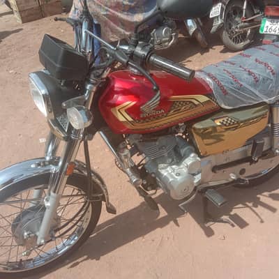 specia Gold l edition self 125