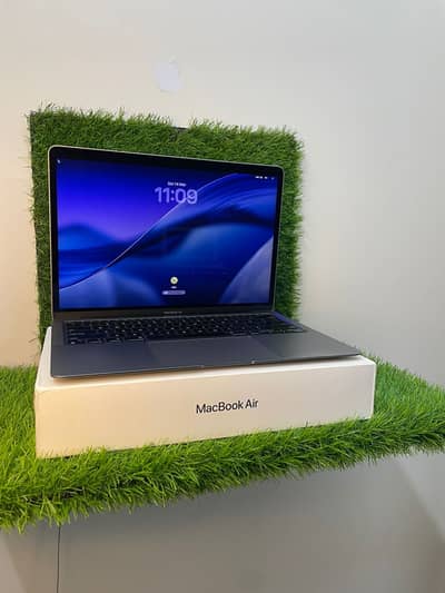 Apple MacBook air m1 8/512 with box