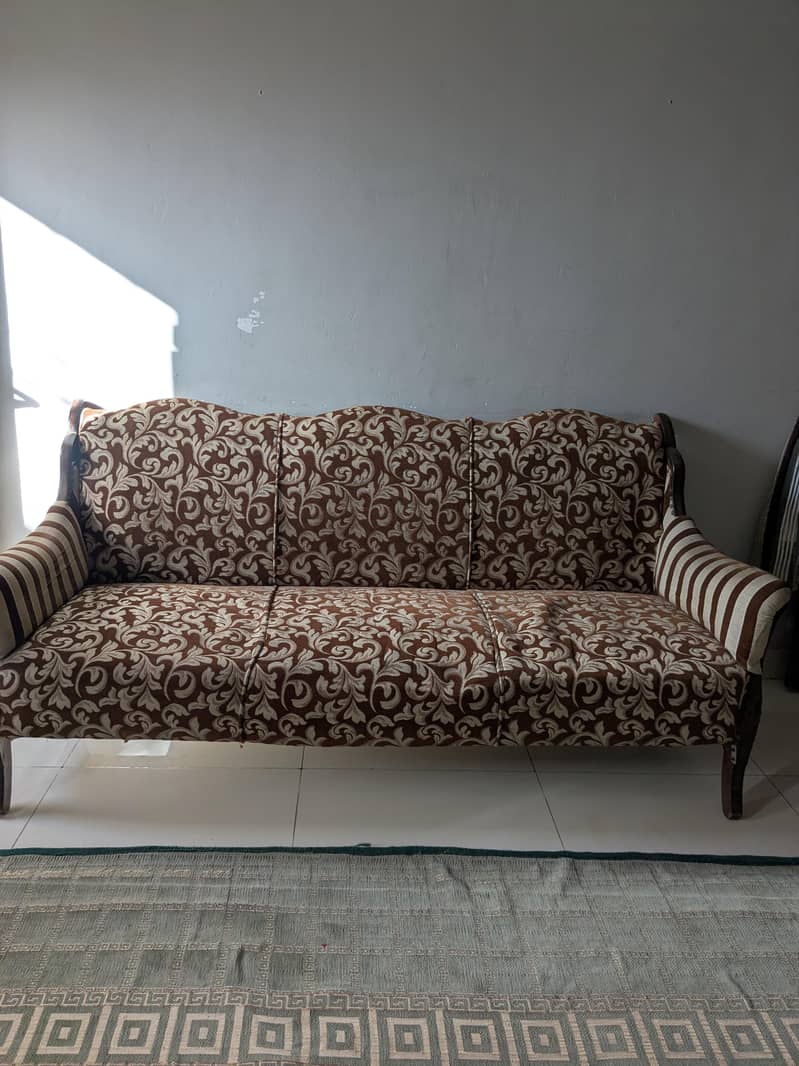 5 seeter sofa set 0