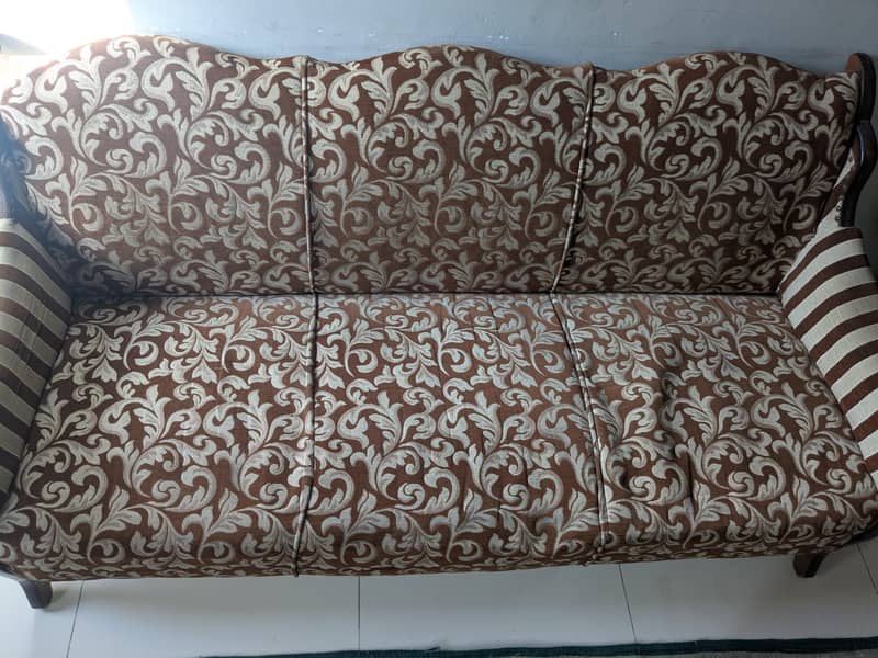 5 seeter sofa set 3