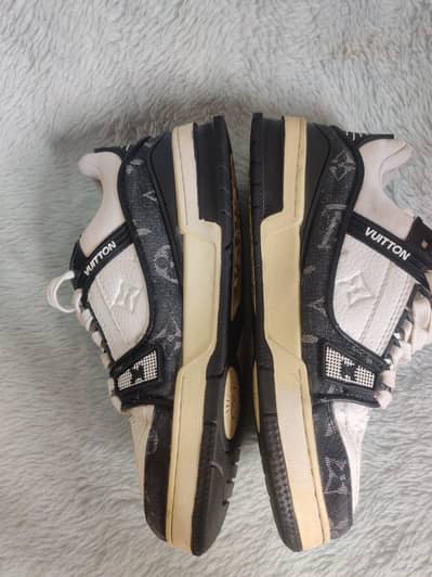 lV sneakers shoes available air jordan nike addidas