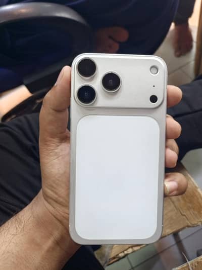 urgent sale iPhone XR 17 pro Max sim chalti hai  hai