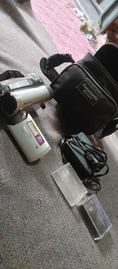 modal no. NV-GS27.30x optical and 100x digital zoom. All ok