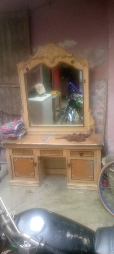 dining table good condition