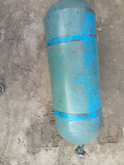 CNG Tanki or xli kit for sale urgent paiso ky zarorat hai