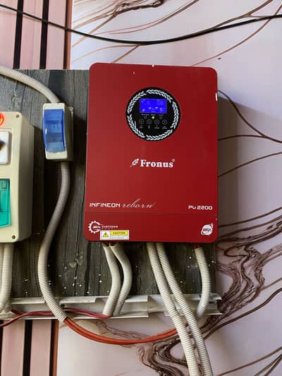 Fronus inverter PV 2200 2KW 10/10 condition