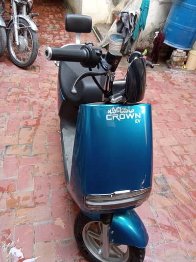 crown ev