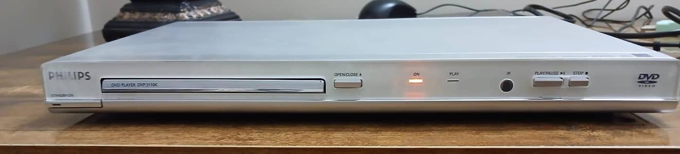 DVD PLAYER ORIGNAL PHILLIPS 100 GENUINE AND WORKING